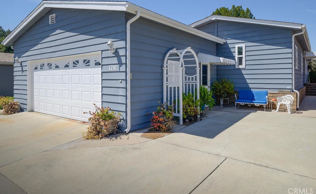 1241 Lodgepole Dr, Hemet, CA 92545-7874
