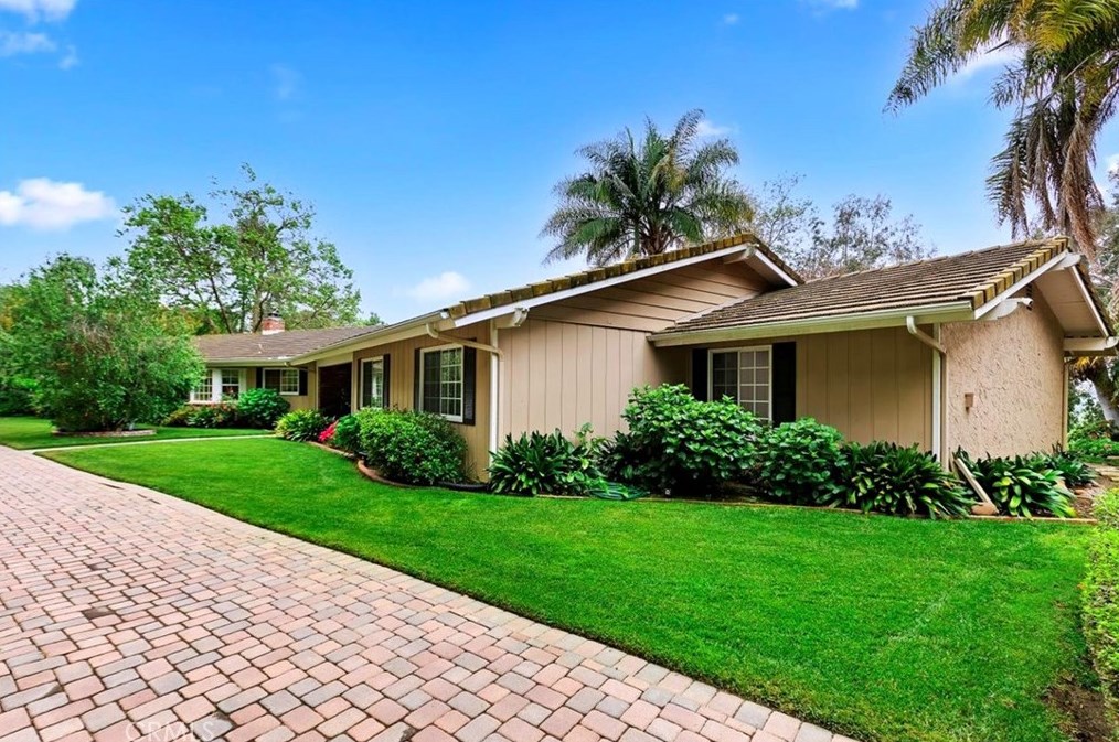 1455 Via Vis, Fallbrook, CA 92028-3753