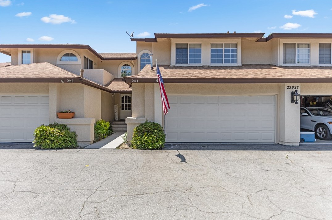 22937 Banyan Pl, Santa Clarita, CA 91390-5832