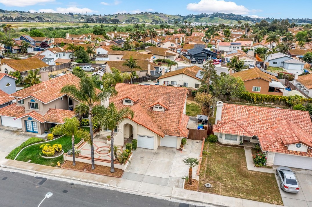 3435 Meadow View Dr, Oceanside, CA 92058