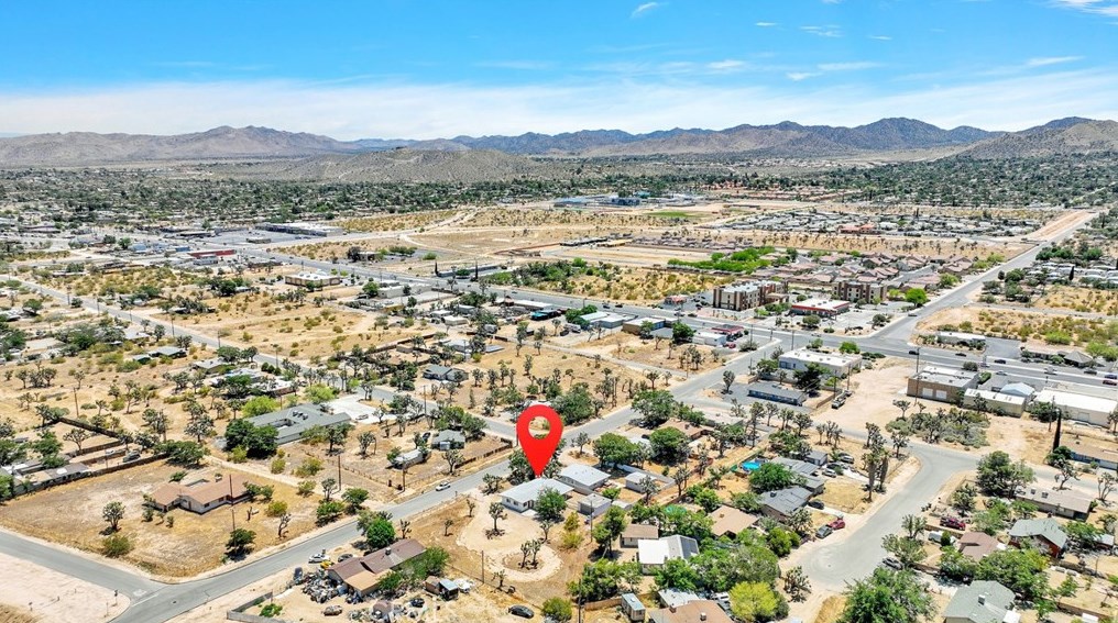 7184 Palm Ave, Yucca Valley CA  92284-4079 exterior