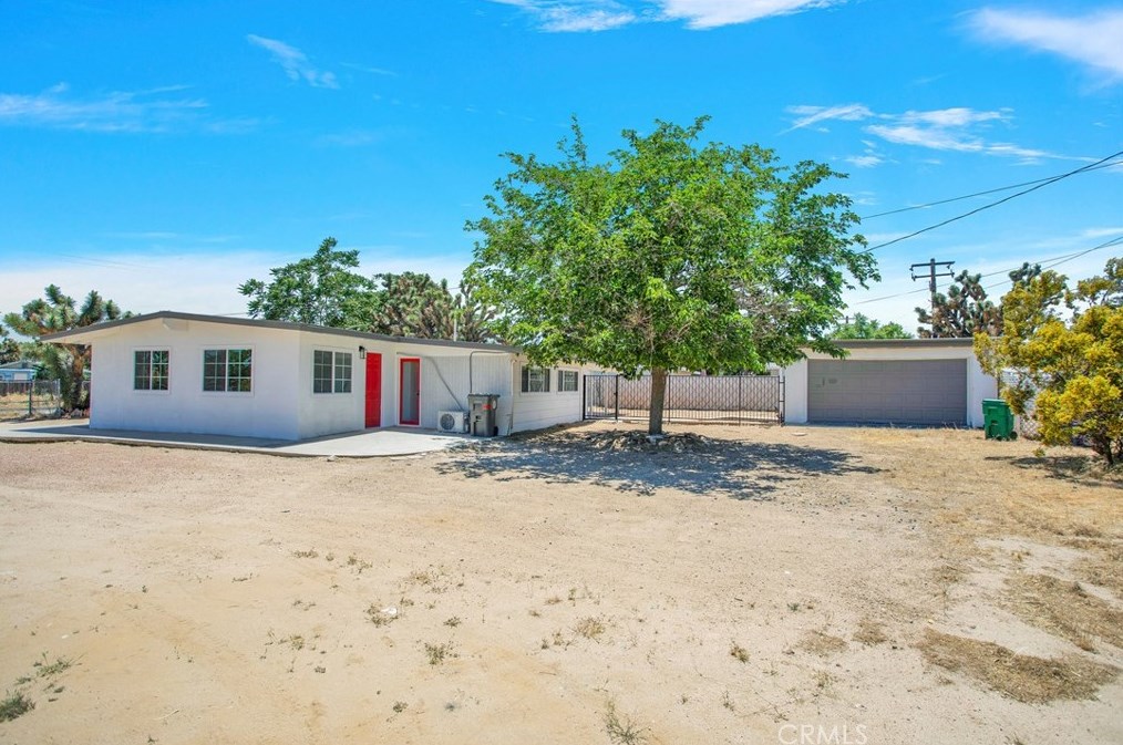 7184 Palm Ave, Yucca Valley CA  92284-4079 exterior
