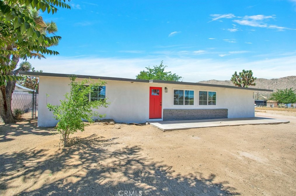 7184 Palm Ave, Yucca Valley CA  92284-4079 exterior