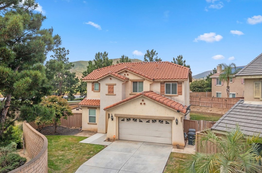 113 Fuerte Ct, Hemet, CA 92545-9357
