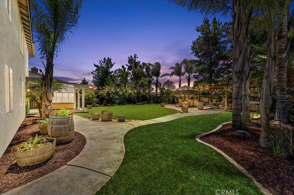 32327 Perigord Rd, Winchester, CA 92596