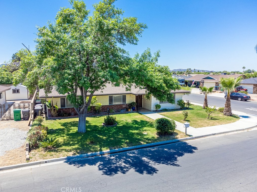 43069 Charlton Ave, Hemet, CA 92544-3344