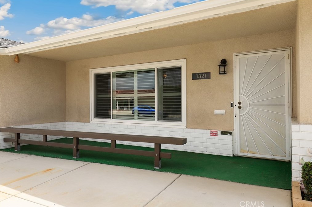 1321 Amberwood Dr, Hemet, CA 92543-5703