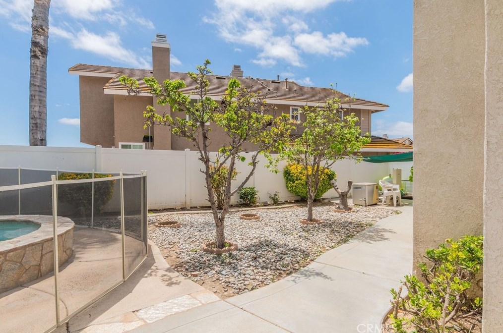 40675 Pocona Pl, Murrieta CA 92562-5852 exterior