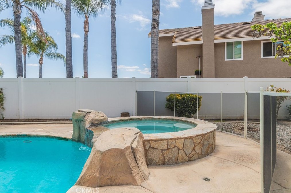 40675 Pocona Pl, Murrieta CA 92562-5852 exterior