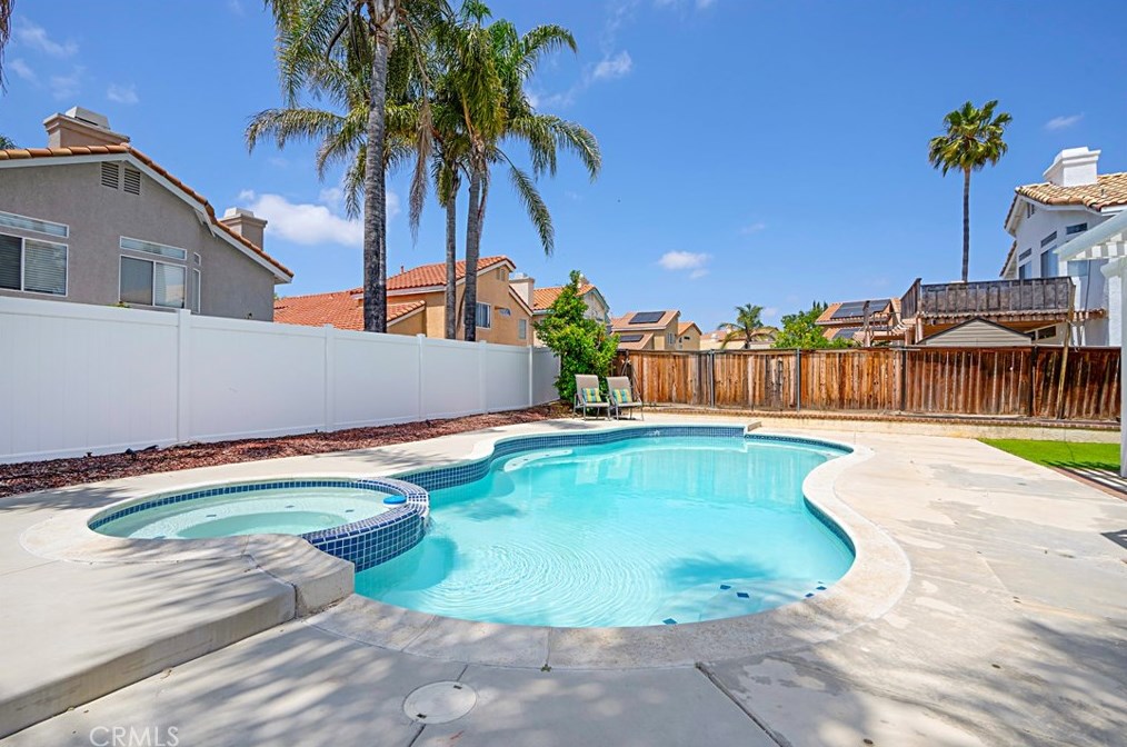 23816 Peach Blossom Ct, Murrieta CA exterior