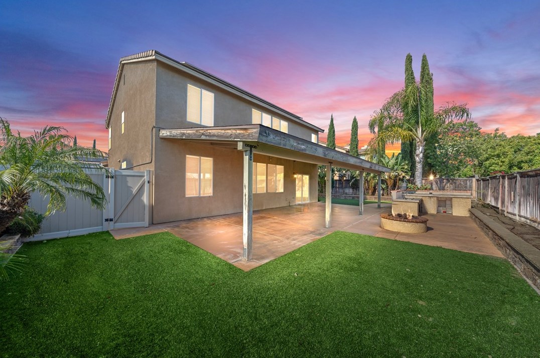 27855 Rosemary St, Murrieta, CA 92563-7019