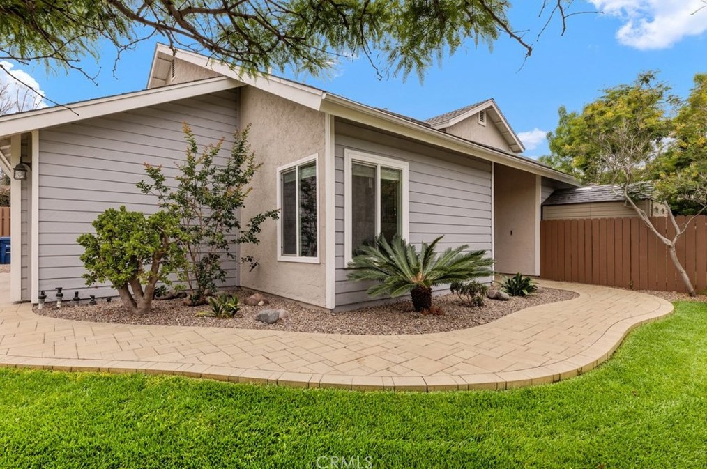 2081 Caraway St, Escondido, CA 92026-1725