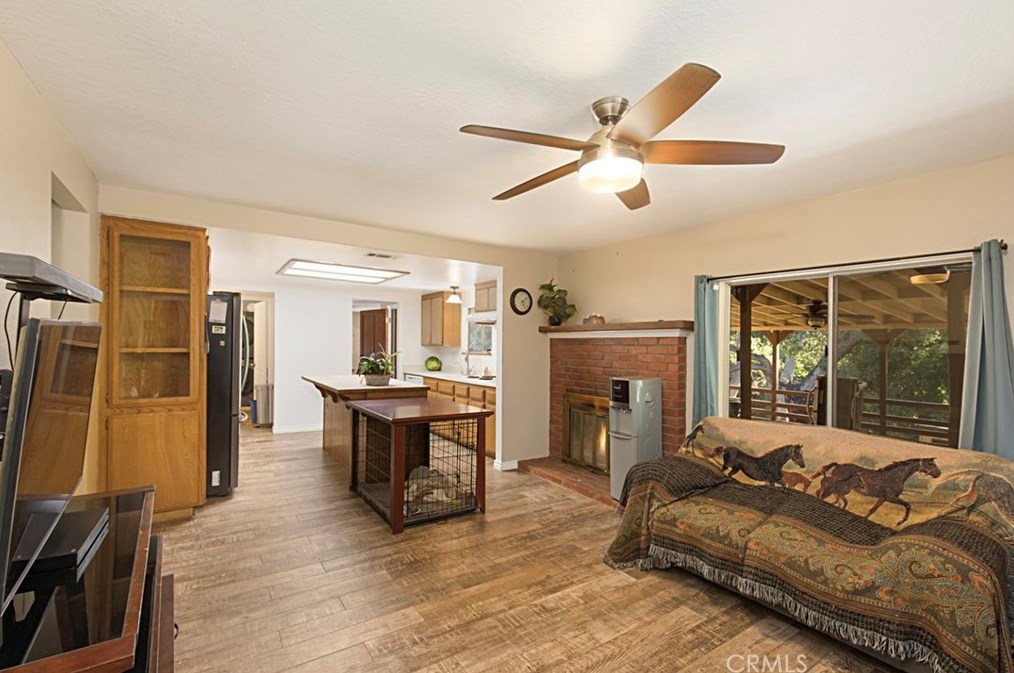 23550 Oak Circle Dr, Wildomar CA 92595-8825 exterior