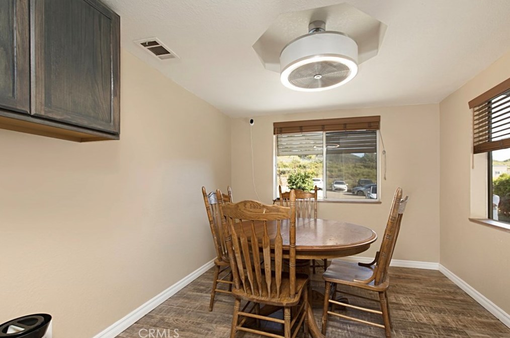 23550 Oak Circle Dr, Wildomar CA 92595-8825 exterior