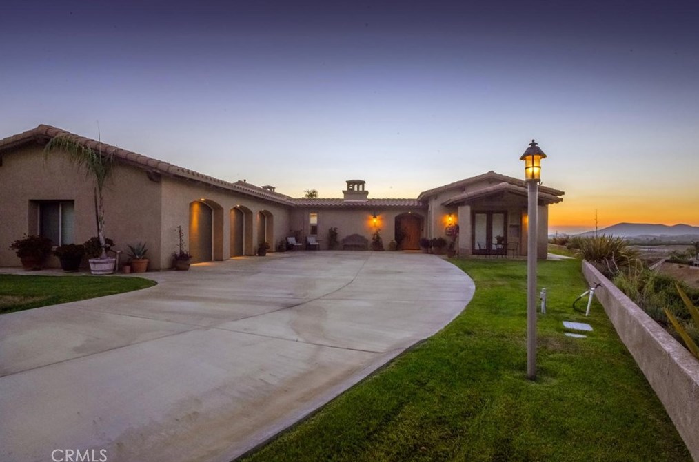 37605 Via De Los Arboles, Temecula, CA 92592