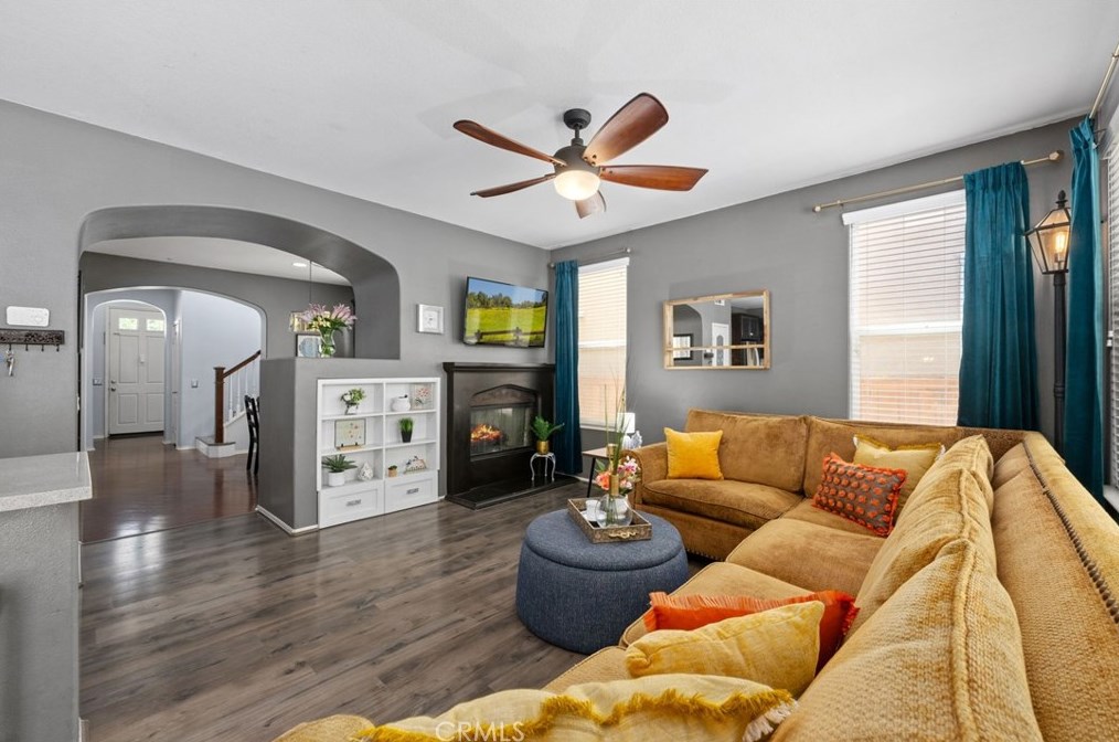 40238 Danbury Ct, Temecula CA  92591-7557 exterior