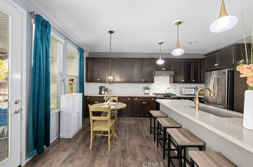 40238 Danbury Ct, Temecula CA  92591-7557 exterior