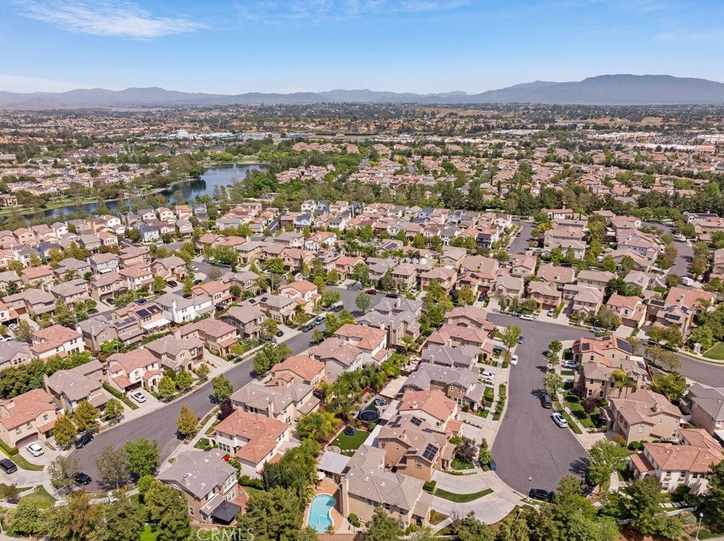 40238 Danbury Ct, Temecula CA  92591-7557 exterior