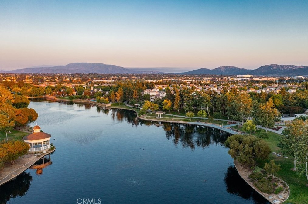40238 Danbury Ct, Temecula CA  92591-7557 exterior