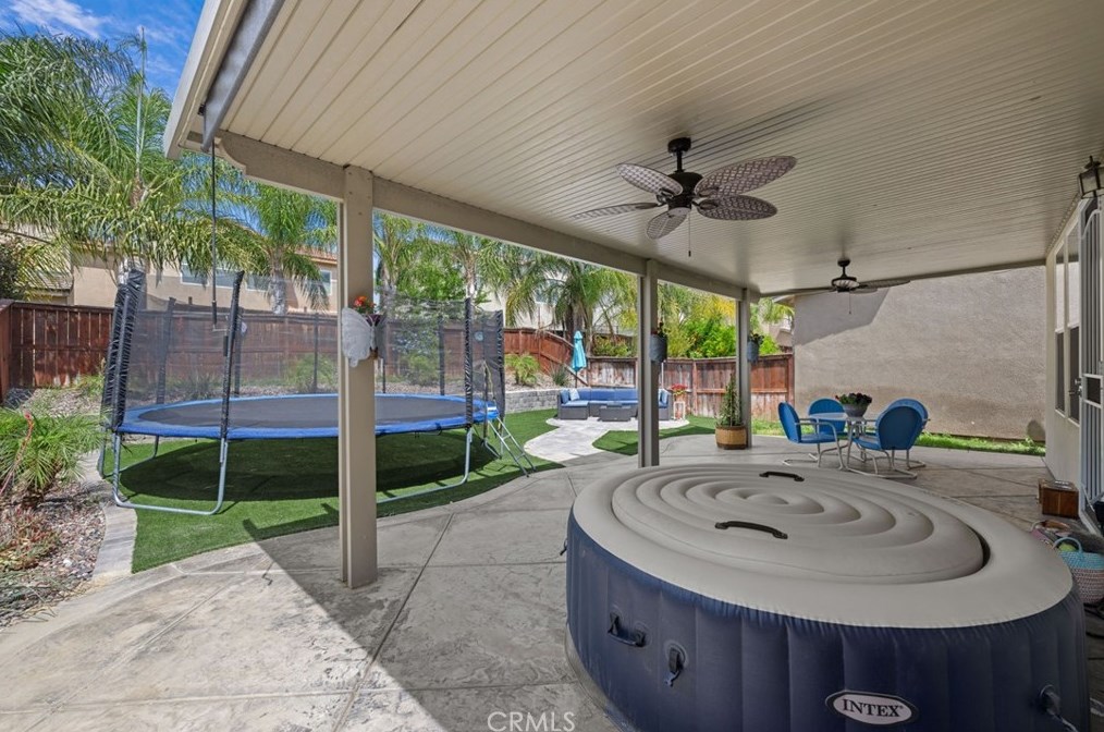 40238 Danbury Ct, Temecula CA  92591-7557 exterior