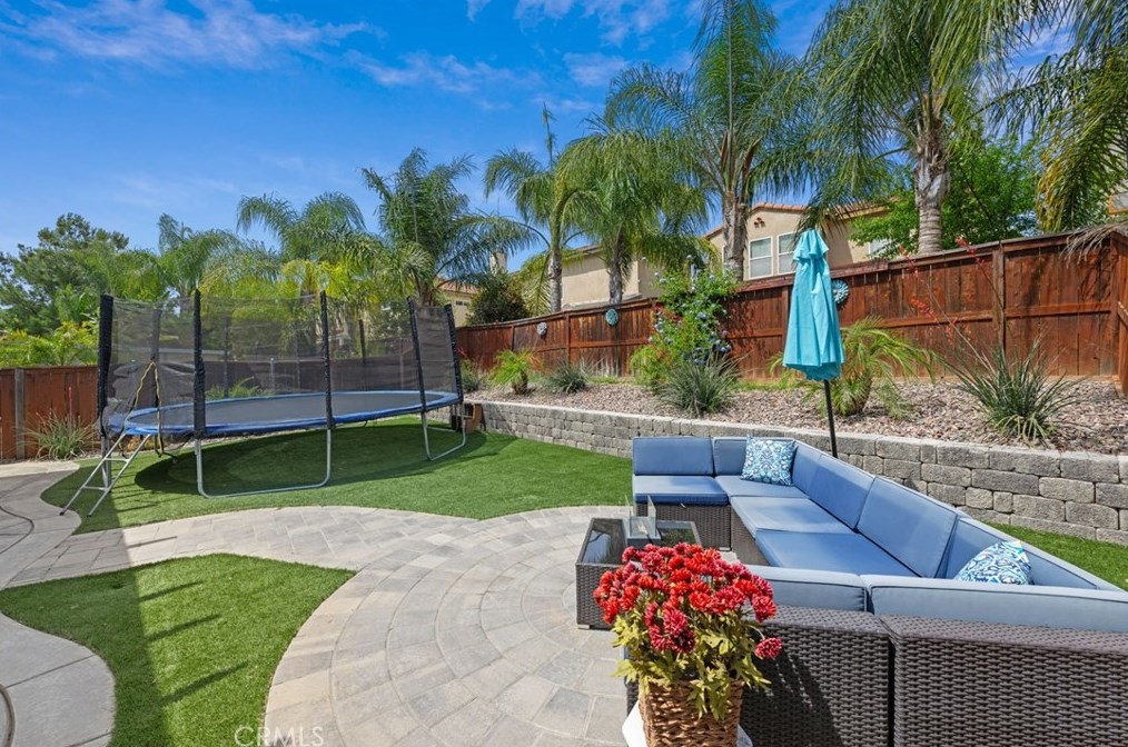 40238 Danbury Ct, Temecula CA  92591-7557 exterior