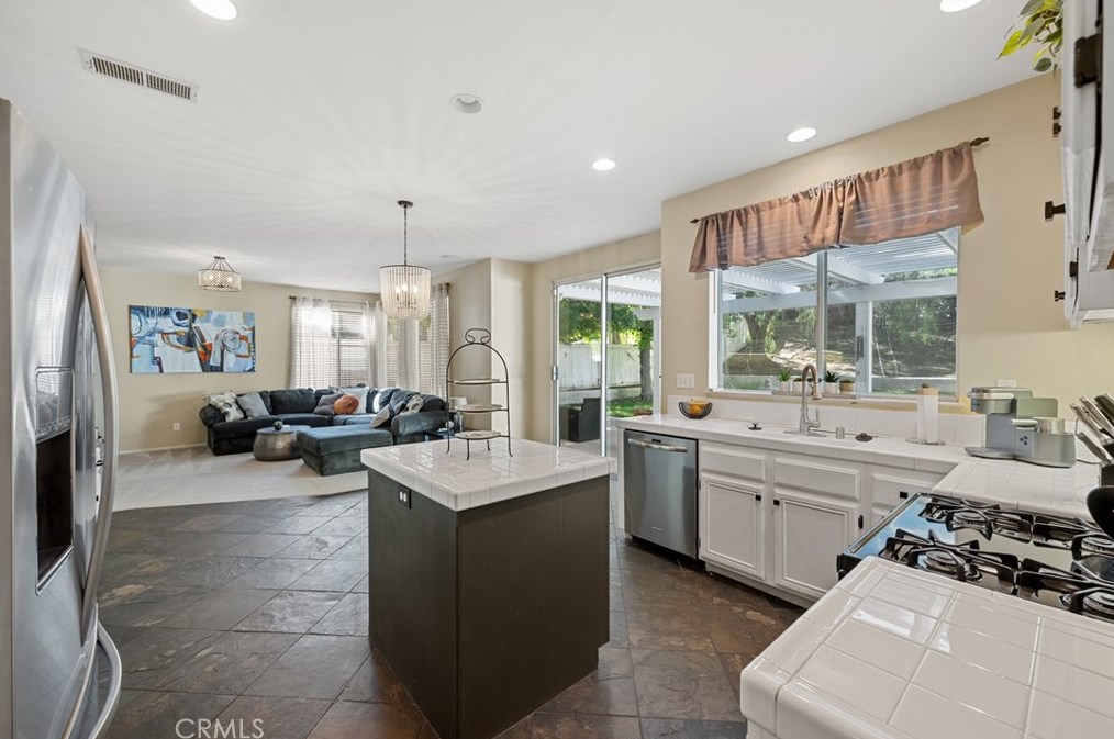 32989 Sotelo Dr, Temecula CA 92592-3410 exterior