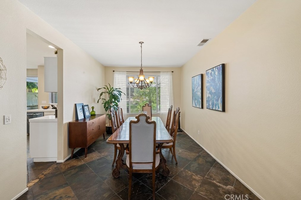 32989 Sotelo Dr, Temecula CA 92592-3410 exterior