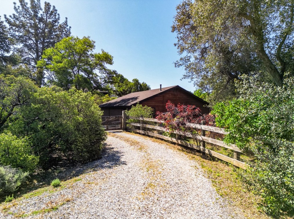 38180 Paradise Dr, Pinyon Pines, CA 92561-3208
