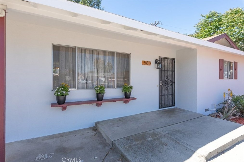 580 Lanier St, Hemet CA  92543-6163 exterior