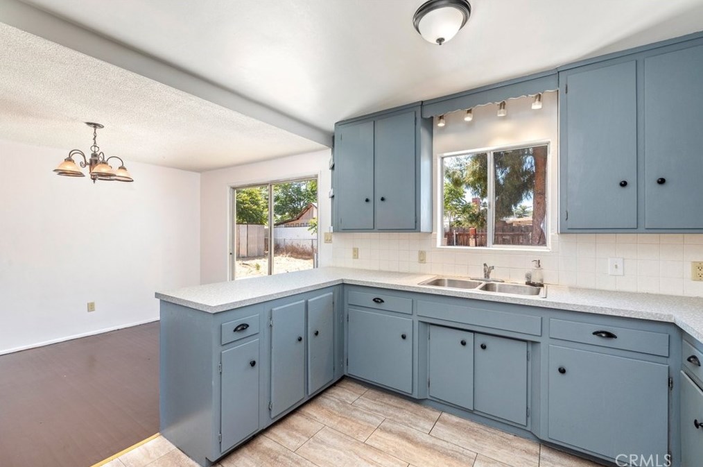 580 Lanier St, Hemet CA  92543-6141 exterior