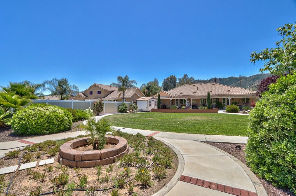 20689 Un St, Wildomar CA 92595-9275 exterior