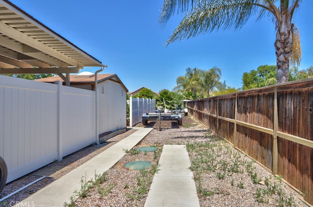 20689 Un St, Wildomar CA 92595-9275 exterior