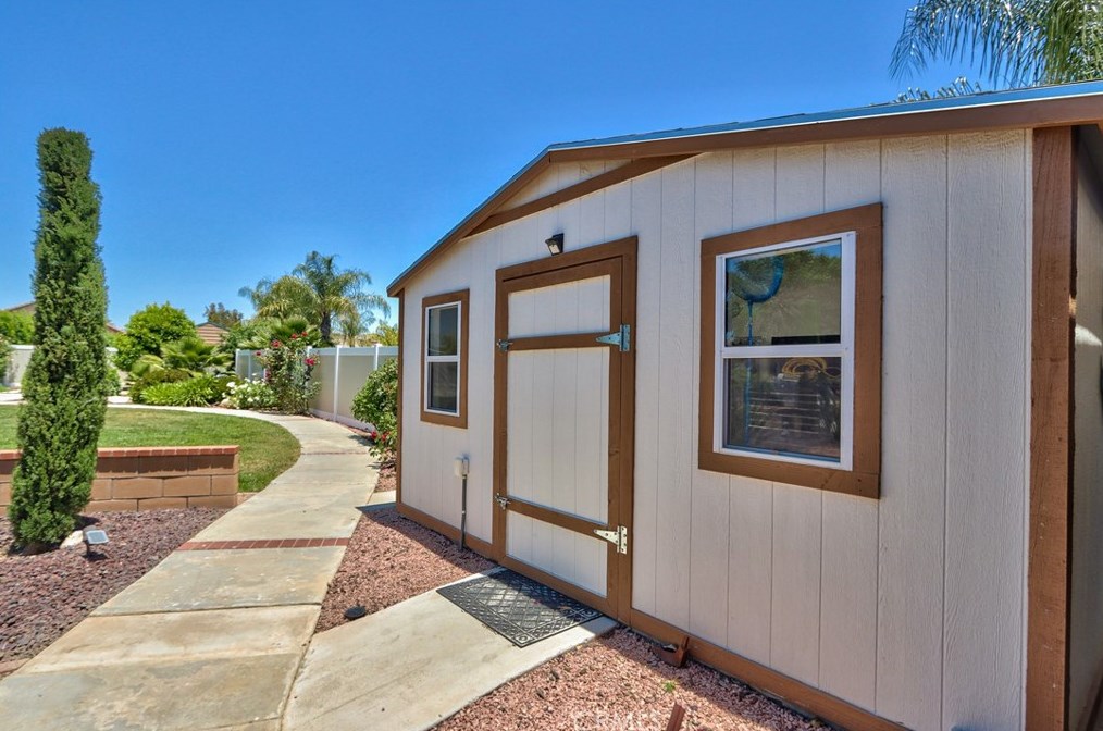 20689 Un St, Wildomar CA 92595-9275 exterior