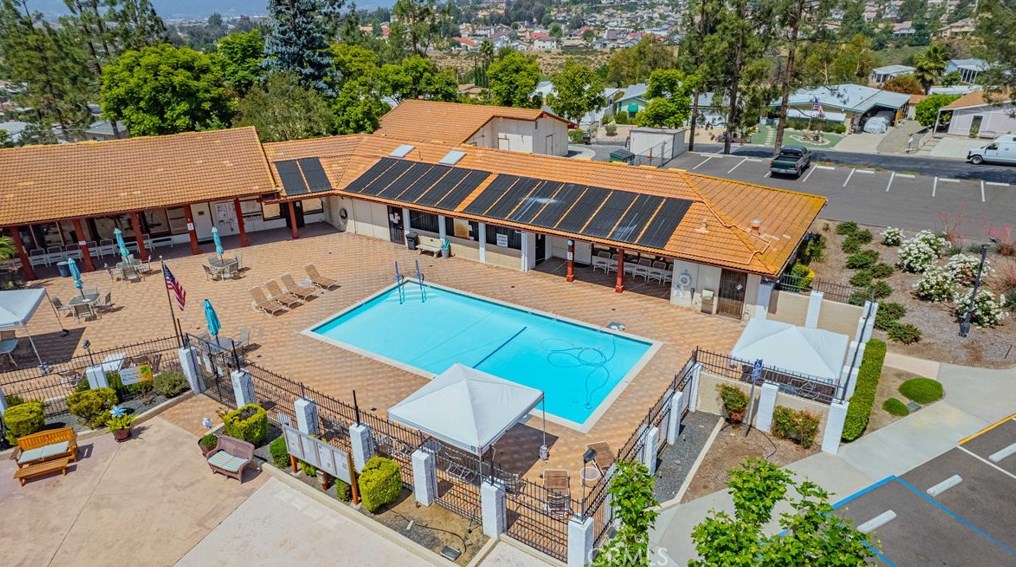 38521 Via Escarlata, Murrieta CA  92563-5731 exterior