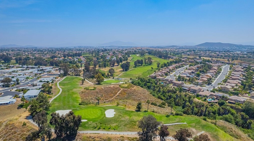 38521 Via Escarlata, Murrieta CA  92563-5731 exterior