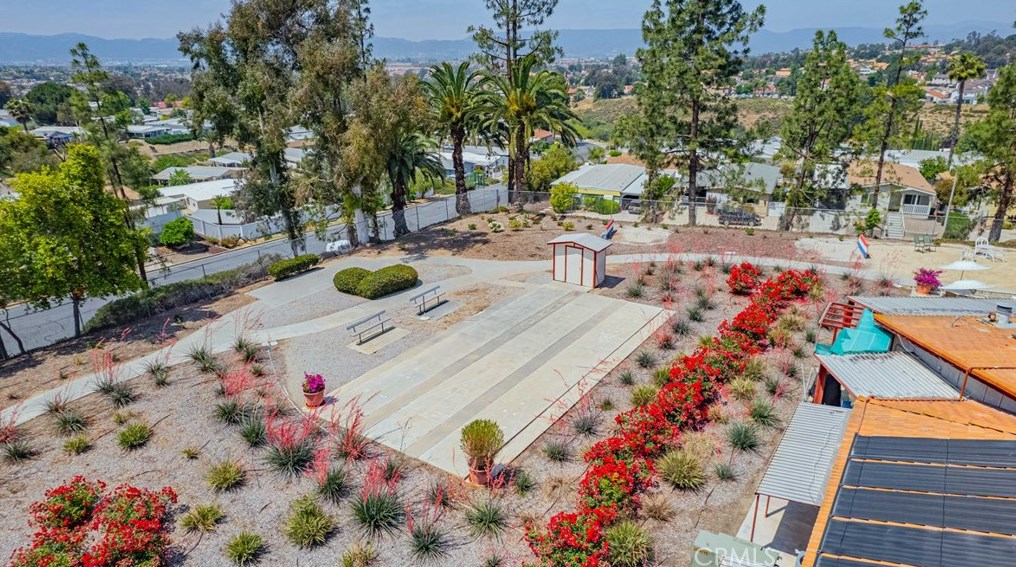 38521 Via Escarlata, Murrieta CA  92563-5731 exterior