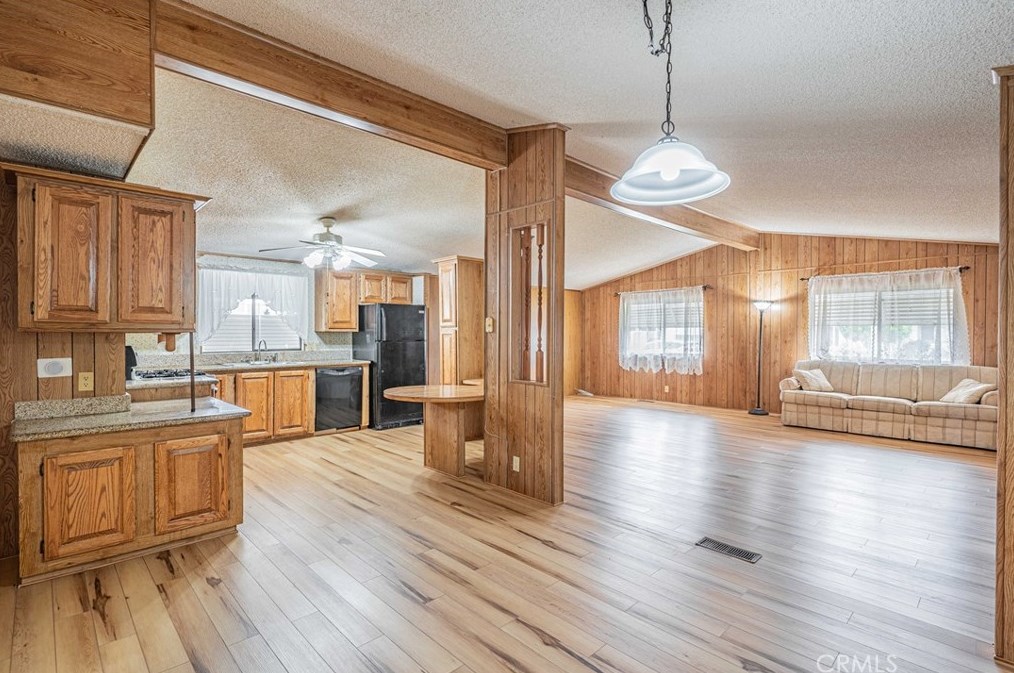 38521 Via Escarlata, Murrieta CA  92563-5731 exterior