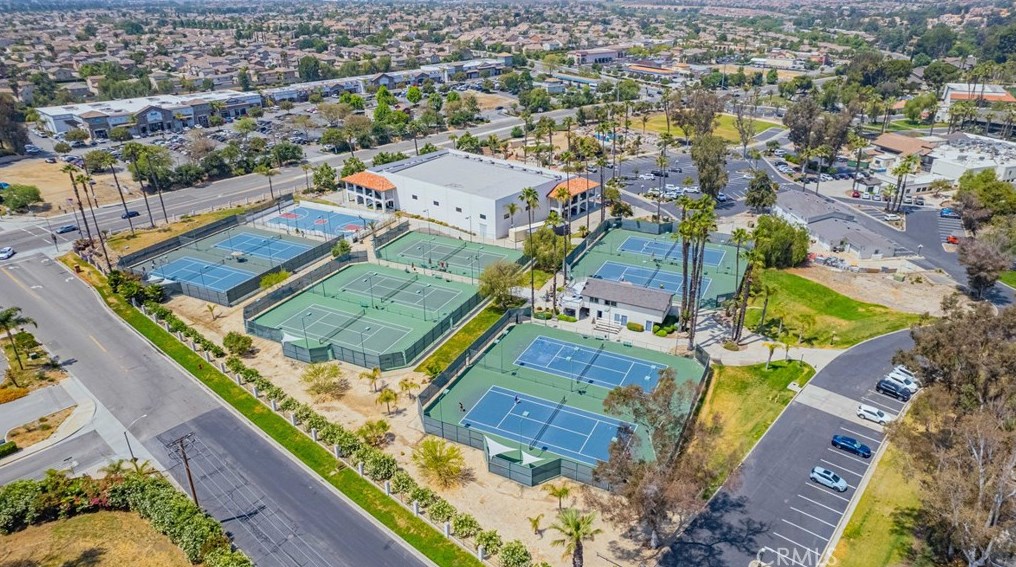 38521 Via Escarlata, Murrieta CA  92563-5731 exterior