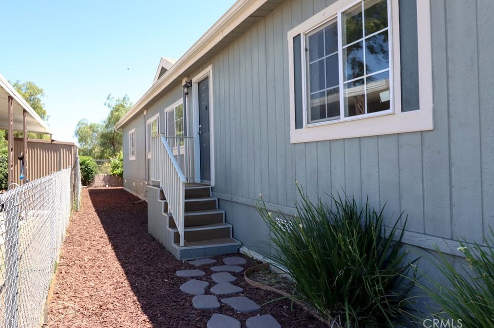 41900 Ivy St, Murrieta CA  92562-9270 exterior