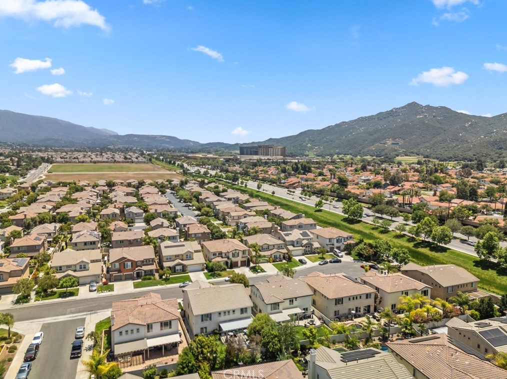 45775 Honeysuckle Ct, Temecula CA  exterior