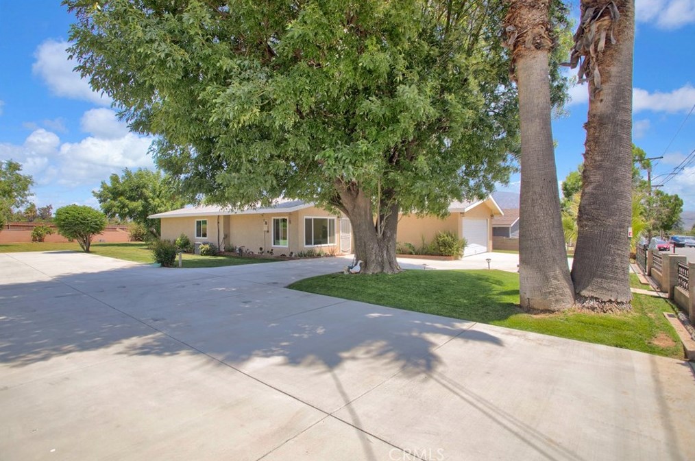 486 20th St, Banning, CA 92220-4138