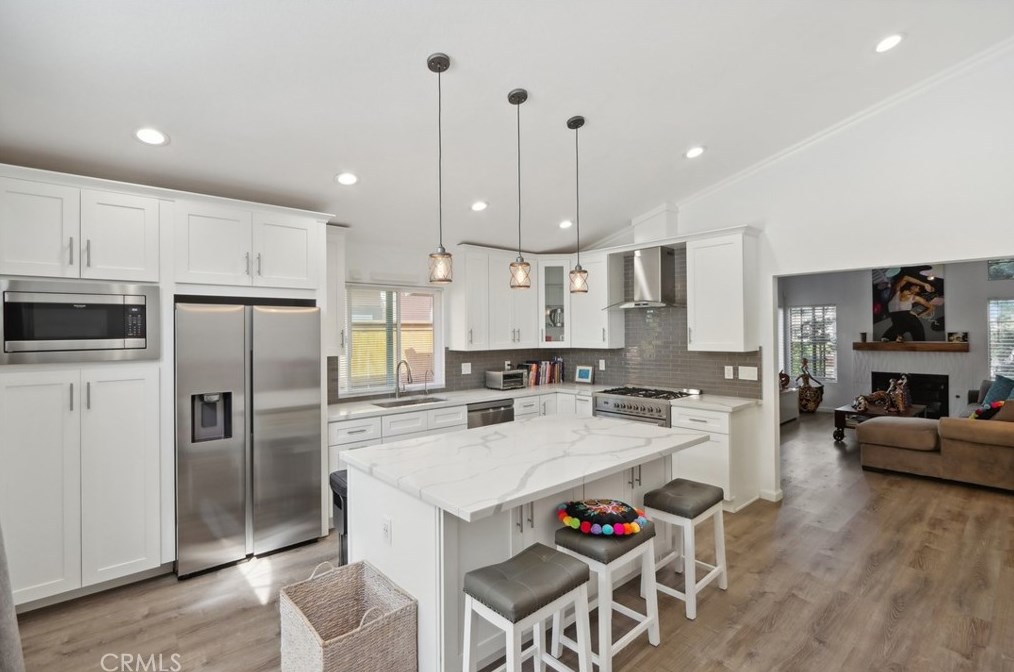 39867 Falcon Way, Murrieta CA  92562-4051 exterior