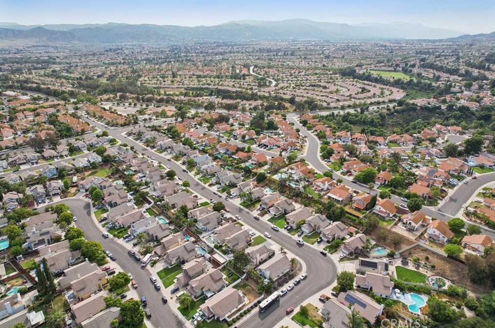 39867 Falcon Way, Murrieta CA  92562-4051 exterior