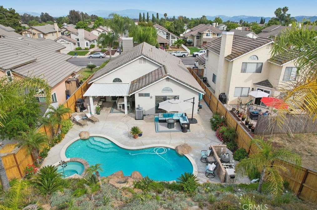 39867 Falcon Way, Murrieta CA  92562-4051 exterior