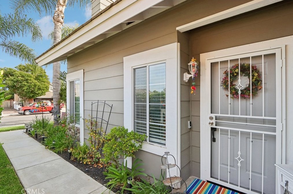 39867 Falcon Way, Murrieta CA  92562-4051 exterior