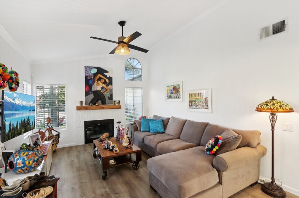 39867 Falcon Way, Murrieta CA  92562-4051 exterior