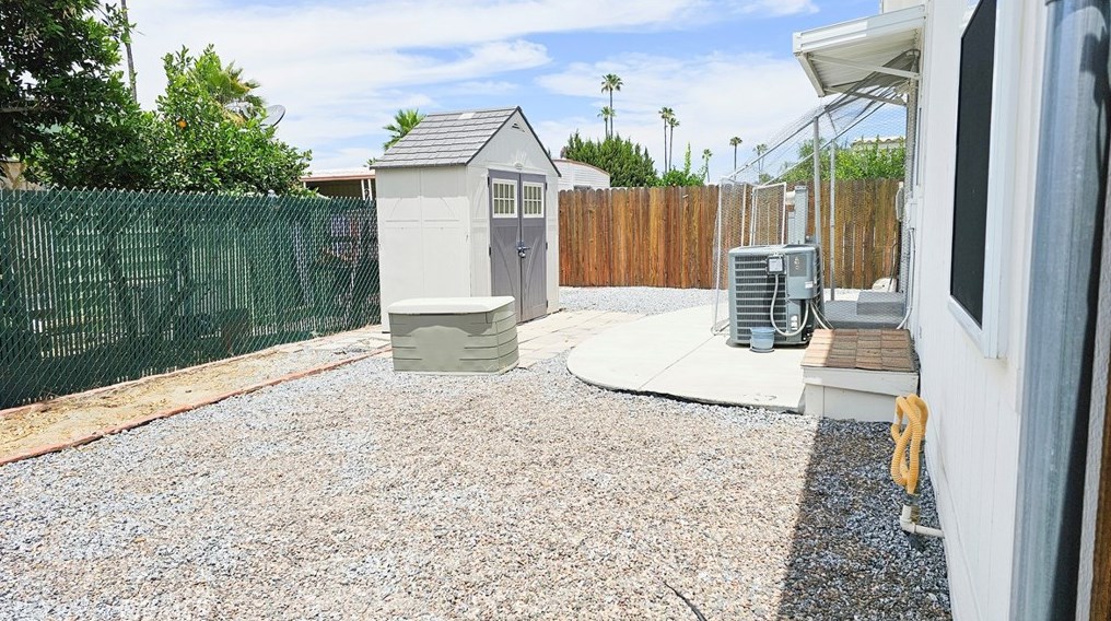 859 San Ignacio Dr, Hemet CA  92543-6915 exterior