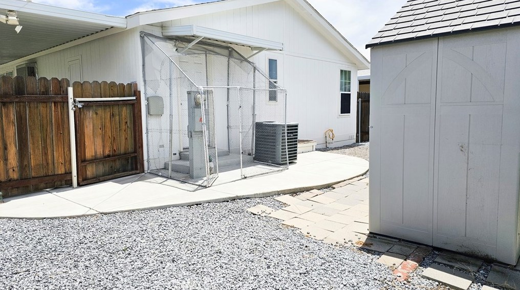 859 San Ignacio Dr, Hemet CA  92543-6915 exterior