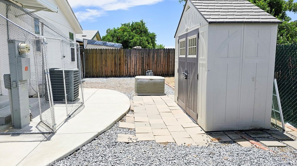 859 San Ignacio Dr, Hemet CA  92543-6915 exterior