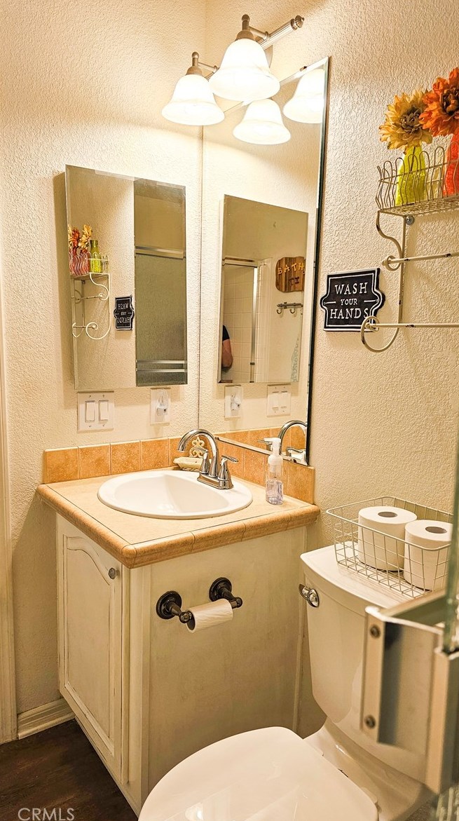 859 San Ignacio Dr, Hemet CA  92543-6915 exterior